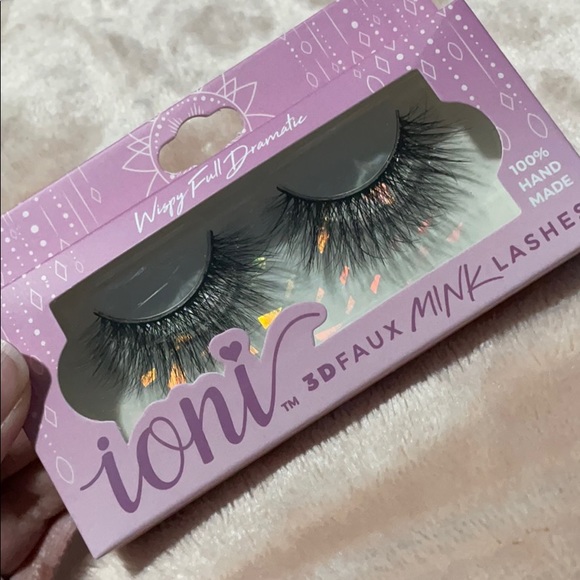 COPY - BNIB IONI Lashes - Picture 6 of 6